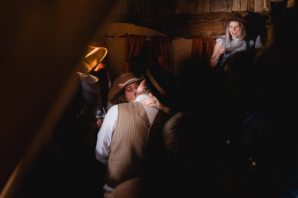 cowboy-country-hochzeit-koenig-und-kuh-salzburg1556-1024x683.jpg