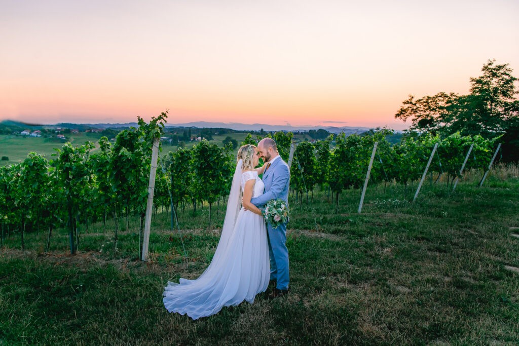 hochzeitsfotos_weingut_holler_hochzeitsfotograf_steiermark_tanja_und_josef_0009-1024x683.jpg